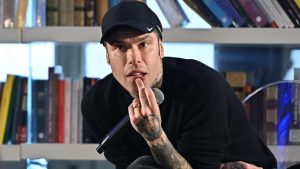 Fedez umiliato da Luis