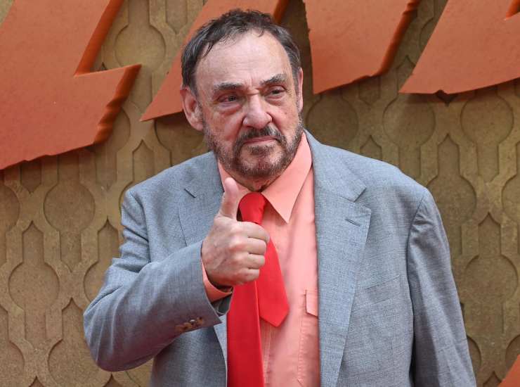 L'attore John Rhys-Davies sul red carpet di "Indiana Jones e il Quadrante del Destino". - Zapster.it