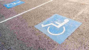 Parcheggio per persone con disabilità (depositphotos) - zapster.it