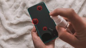 Smartphone: quanto è sporco? (depositphotos) - zapster.it