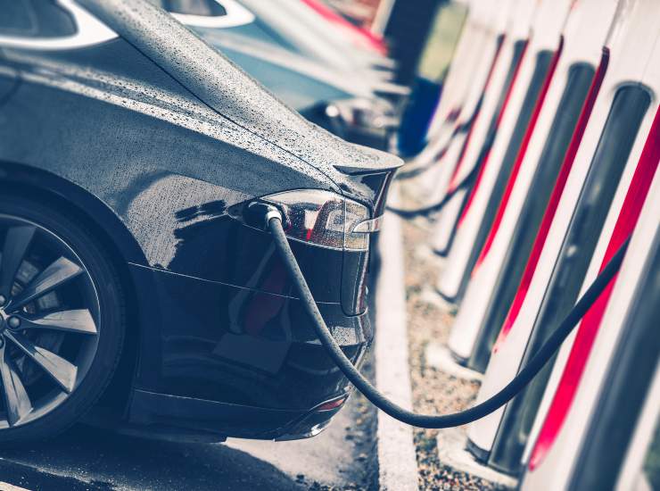 Le auto elettriche (depositphotos) - zapster.it