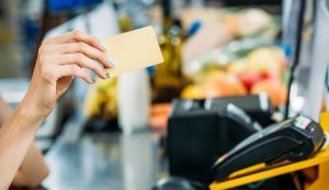 Pagare con carta - Depositphotos - Zapster.it